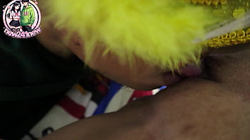 Kami Cuma Nonton Netflix… Sampai Dia Mulai Menyentuhku Di Tempat Rahasia