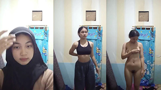 Dina, Cewek Sma Yang Suka Mengocok Memeknya Sendiri