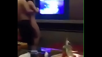 中國掃黃再現醜聞！ktv包廂內男女三人淫亂遊戲不雅照外流