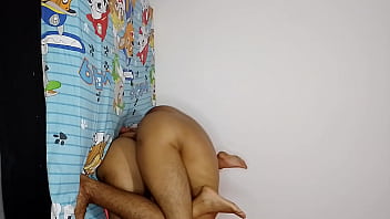 Menggila Dengan Istri Jalang Di Kamar Saudara Tiriku, Lalu Dia Masuk Dan Bergabung