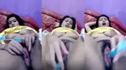 Gadis Berbodi Seksi Menggoda Dengan Getaran Penuh Nafsu