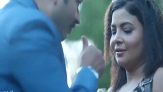 Gairah Liar Di Dalam Mobil: Aksi Mesum Dengan Orang Tak Dikenal