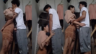 Goyangan Mesra Kakak Dan Adik Saat Sepi Di Rumah