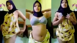 Rayuan Abu-abu Yang Menggoda Di Balik Hijab