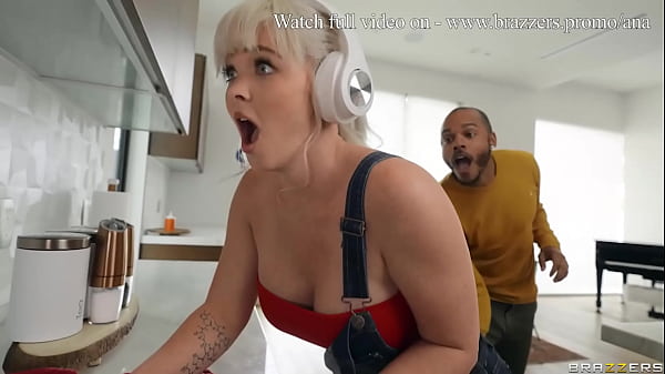 Kekasihku Yang Bergairah Menikmati Anal Dengan Penuh Nafsu – Kay Carter Dan Delilah Day Di Brazzers