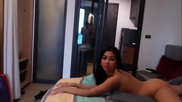 Sophia: Sensasi Panas Arab-thai Yang Menggoda