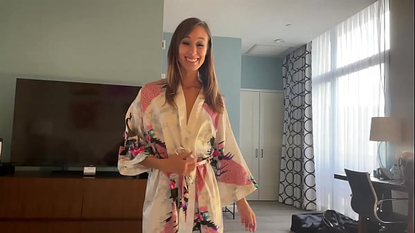Christy Love Yang Panas Menggoda Menggoyang Penggemar Dengan Tubuh Seksinya – Pov Ejakulasi Di Payudara