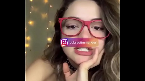 Tarian Rusia Yang Menggoda Dan Payudara Bergoyang Di Bigo