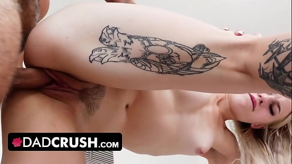 Ayah Tiri Bantu Tingkatkan Kepercayaan Diri Putri Tiri Dengan Membebaskan Gairah Seksualitasnya – Dadcrush