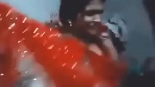 Gadis Baru Menikah Ngentot Mantan Pacarnya Dalam Adegan Seks Panas Ala Desi