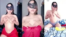 Mbak Sunflo Telanjang Payudara Basah Dan Menggoda