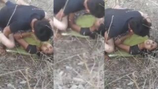 Teman-teman Menyaksikan Gadis Ini Beraksi Mesra Di Alam Terbuka