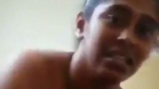 Video Mms Desi: Bhabhi India Pemalu Yang Jago Mengisap Kontol