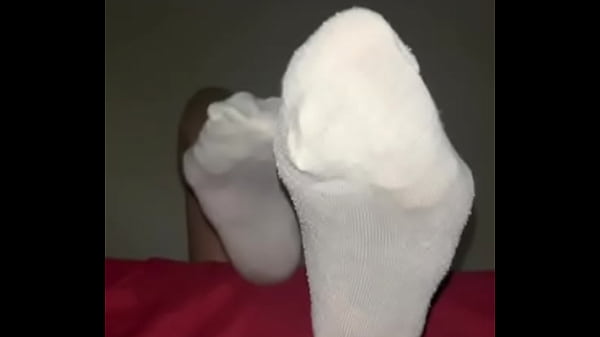 Arab Berjilbab Yang Bergairah Membuka Jari Kakinya Dan Memamerkan Telapak Muslimnya Yang Lembut Dalam Rayuan Kaki Yang Ketat