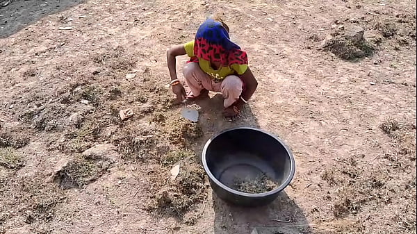 Istriku Yang Seksi Lagi Kerja Di Ladang, Tiba-tiba Pengen Ngentot. Dia Bilang, “ngentot Di Rumah Aja, Jangan Di Luar.”