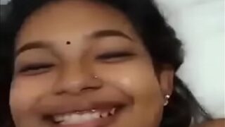 Gadis India Merasakan Kenikmatan Pertama Dalam Video Dewasa