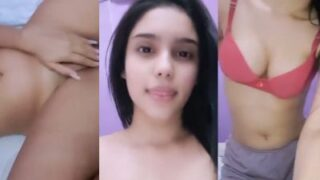 Gadis Maharashtrian Pune Telanjang Dan Memainkan Memeknya