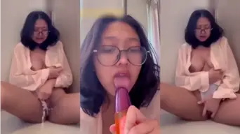 Nindi Toge Berkacamata Bikin Heboh, Video Panasnya Beredar 05