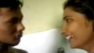 Pasangan Kampus Mesum Di Kamar Mandi Dengan Video Seksi Bergaya Desi