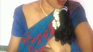 Video Panas Tante India Montok Memuaskan Diri Dengan Jari Di Kemaluannya