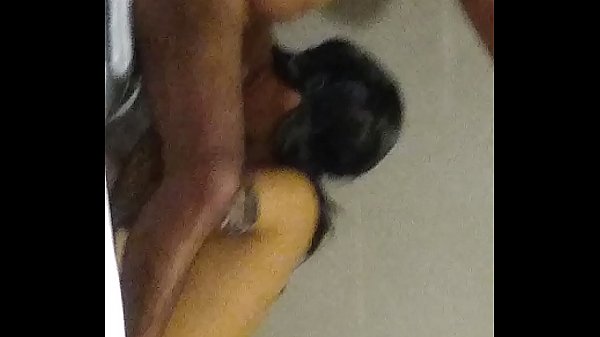 Neha Mengisap Kontol Abang Tirinya Sambil Mandi Dengan Suara Seru