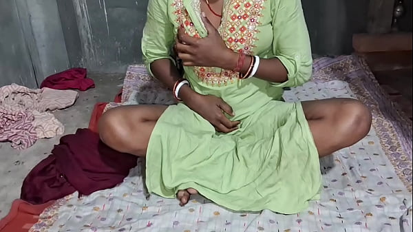 Desi Sali Menggoda Dengan Gaun Salwar Ketat, Adegan Anal Seksi Ala India