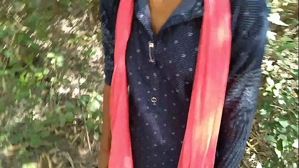 Desi Panas Di Luar Rumah, Pacar Mesra Dengan Cowoknya Gaya Doggy Yang Liar
