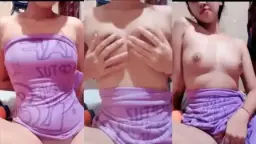 Gadis Sekolah Seksi Pamer Tubuh Hot Dan Menggoda