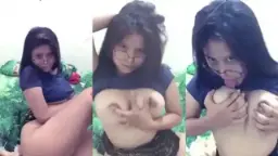 Gea Cewek Berkacamata Live Hot Dan Liar