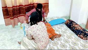 Desi Bhabhi Asyik Mainin Dildo Sampai Klimaks
