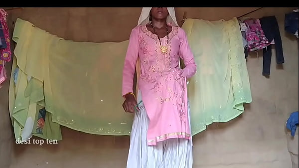 मोटे लंड से देसी चूत की रगड़, सेक्सी वाइफ की गीली चाट के बाद