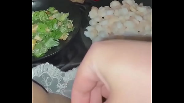 Cewek Hijab Masturbasi Sambil Main Makanan, Kayak Putri Salju Arab, Amatir Di Los Angeles, Fetish Paling Extreme Dan Kotor Banget