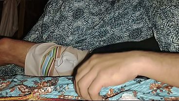Ibu Tiri Aku Semalem Kasih Nikmat Banget, Jari Masuk Dua Ke Memek Sampe Basah Kuyup
