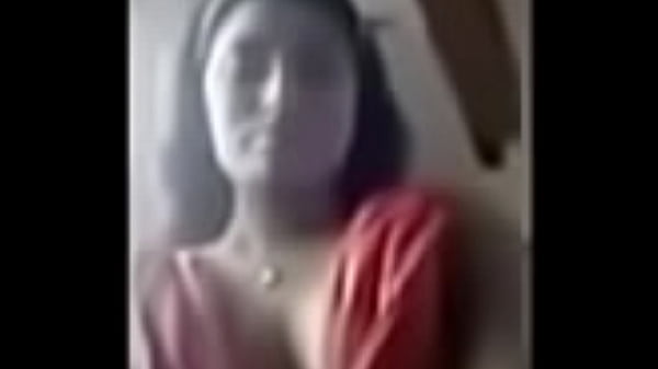 Tampilan Payudara Wanita India Yang Menggoda