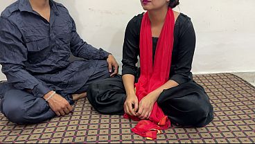 Desi Istri Di Giliran Om-om, Suara Hindi Bikin Makin Panas