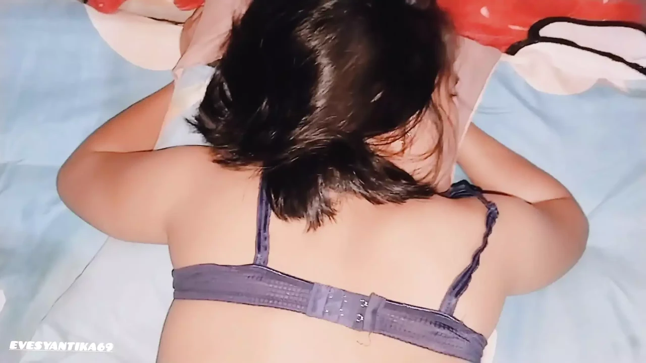 Sharing The Bed With Little Stepsister On Vacation – Bokep Indo – Indonesia Terbaru – Evesyantika69