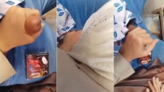 Bajingan, Cewek Hijab Pakistan Lagi Ngewe Di Bis, Mulutnya Penuh Kontol.