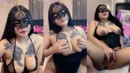 Cassandra Omek Muncratin Sampe Bling-bling, Basah Semua