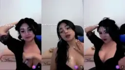 Cewek Host Seksi Pamer Body Hot Bikin Ngiler.