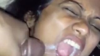Desi Ngentot Kasar, Muncrat Di Muka.