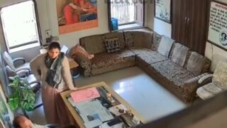 Kepala Sekolah Digocok Di Kabinnya, Video Bokep India Viral