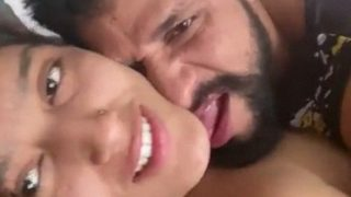 Ngentot Seru Bareng Pasangan India, Nonton Bokep Sambil Mainin Kontol Dan Memek