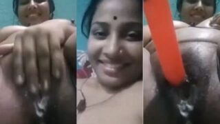 Video Ibu Tamil Lagi Mainin Alat Sex, Crot Sendiri Bikin Makin Basah.