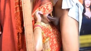 Video Sange Sex Sasur Ngewein Bahu Pas Malam Pertama, Crot Di Dalem
