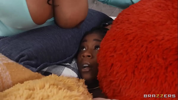 Ngentot Bantal, Si Pelacur Kecil Suka Threesome / Brazzers / Download Full Di Https://zzfull.com/haz