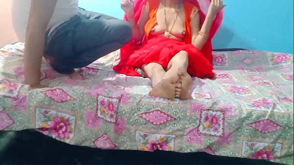 Gak Ada Orang Di Rumah, Bhabhi Cabut Rok Depan Adik Ipar Sambil Mesum