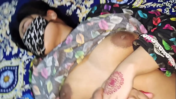 Ibu Tiriku Ngajarin Aku Cara Ngentot Dengan Dirty Talk Hindi, Erangan Liar, Dan Seks Bebas.