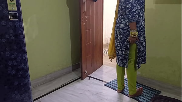 Bapak Mertua India Ne Ngewein Mantu Ceweknya Pake Alasan Sakit, Bikin Dia Meringis Keenakan!