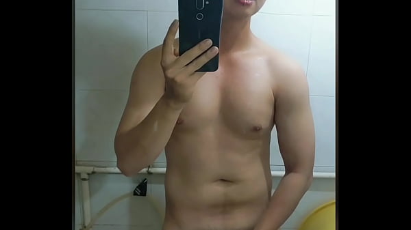 Gigolo Asian, Kontol Gede Siap Ngewein Lo Kapan Aja.