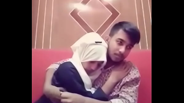 Ciuman Panas Pasangan Desi Di Hotel, Bibir Nempel Nafas Tersengal-sengal.